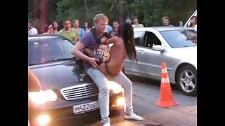 Gostosa loira bem ag ...