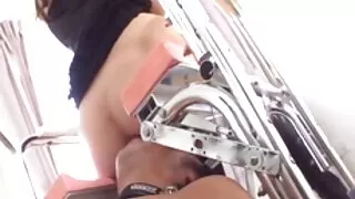 Garota loira de seio ...