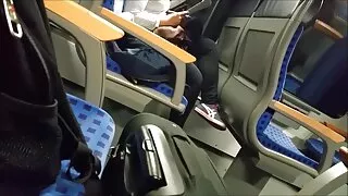 Mãe de cabelos louro ...