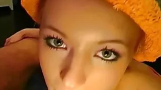 A gata de cabelos lo ...