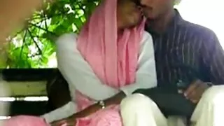 Garota loira feia e  ...